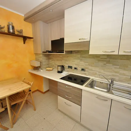 Baita Carosello Apt 4 By Livigno Accomodation Apartment